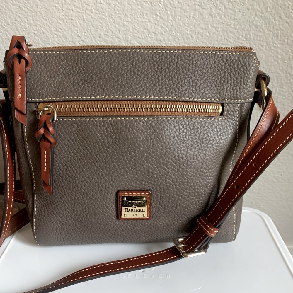 🌸“Allison” Pebble Leather (Gray) Crossbody NWOT🌸